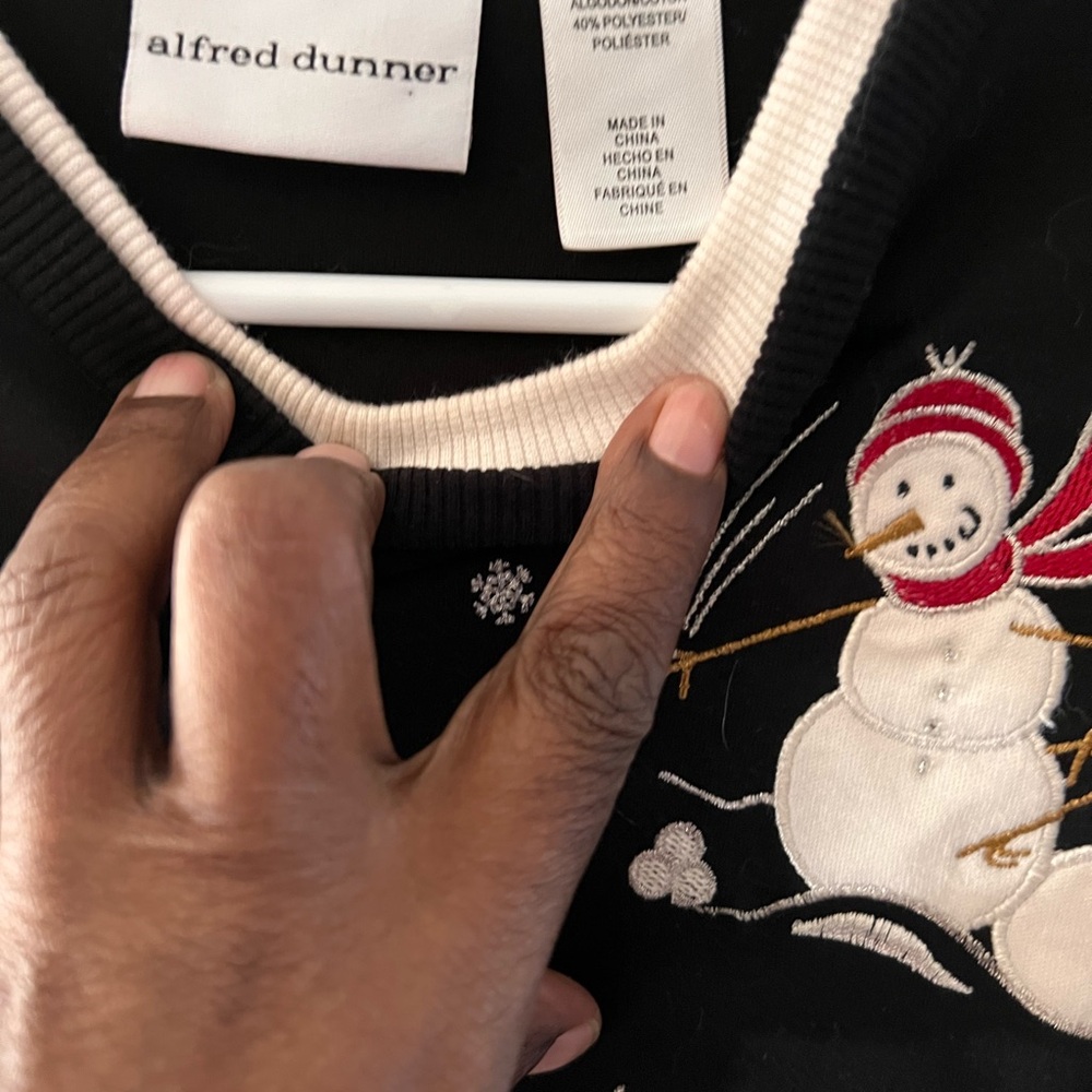 Alfred Dunner Black Sweater with Snowman Design Size S - Picture 2 of 4